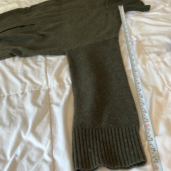 4th & Reckless Tanna
Roll Neck Jumper in Olive Green - Picture 14 of 14
